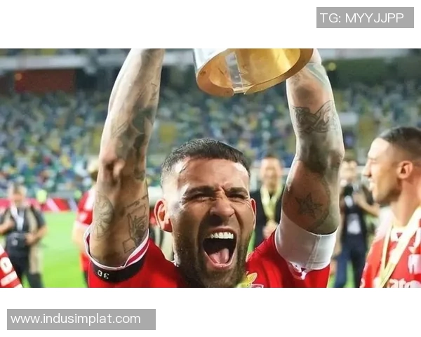 英超精彩对决本菲卡大胜那不勒斯帽子戏法引发争议判罚热议